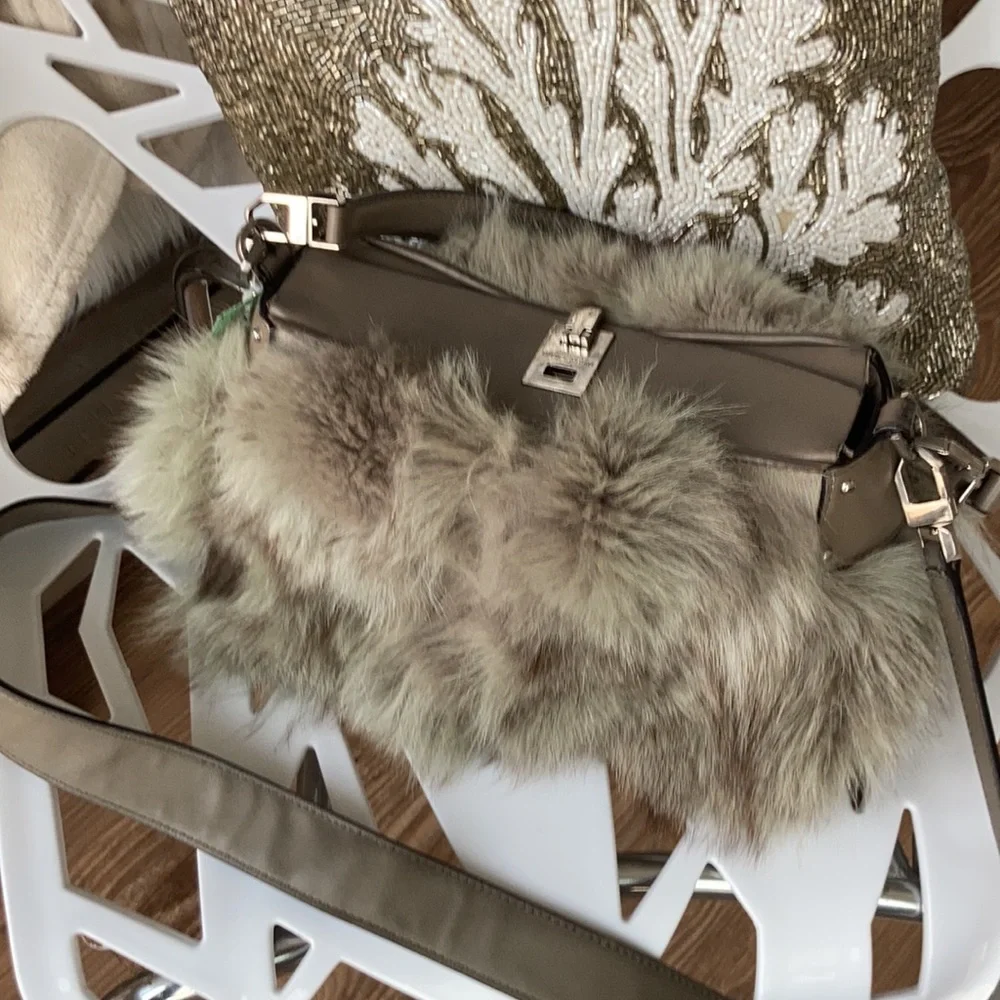 🎁 ⭐️ 💼 Rare Michael Kors collection fox fur Miranda bag⭐️ - Picture 10 of 17
